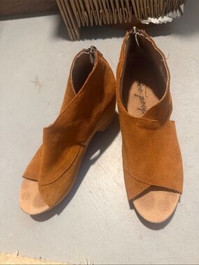 Free People Suede Peep-Toe Wedge Sandals in Cognac Brown
